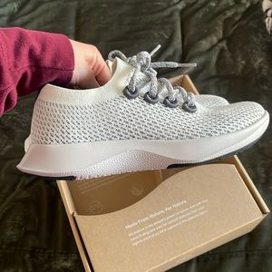 Brand new white allbirds sneakers. Tree Dasher 2 design.